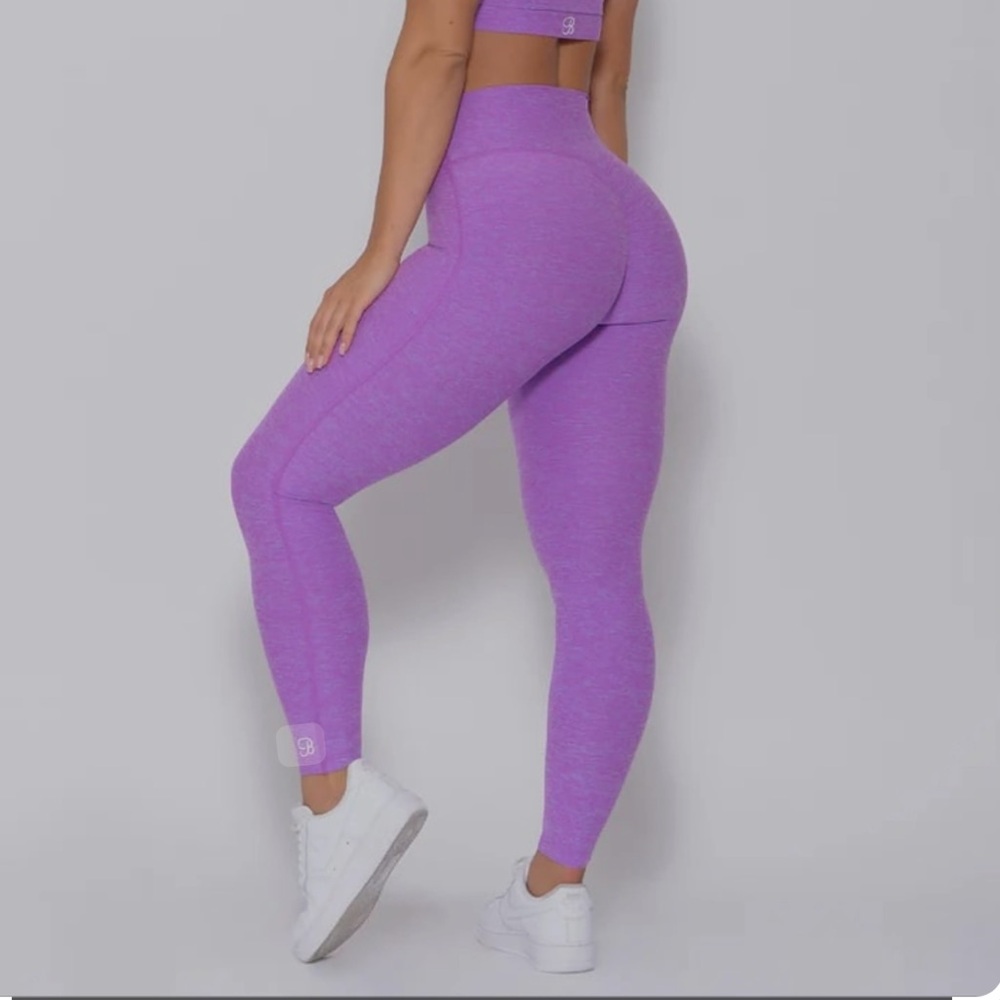 Bombshell - Scrunch Butt - Light Purple Leggings